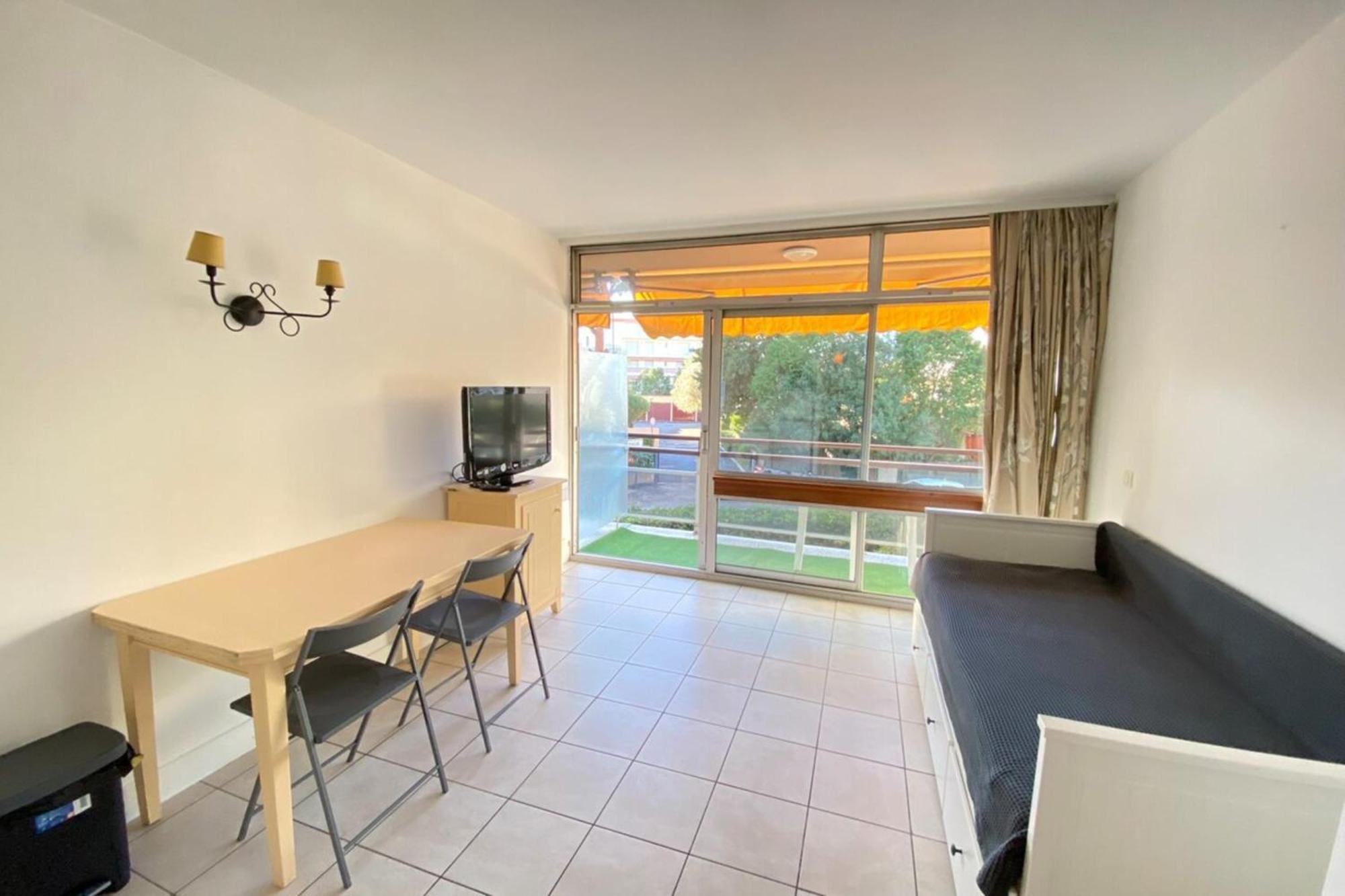 06U - Beautiful Studio In Residence - Swimming Pool And Tennis Court Saint-Laurent-du-Var Exterior photo